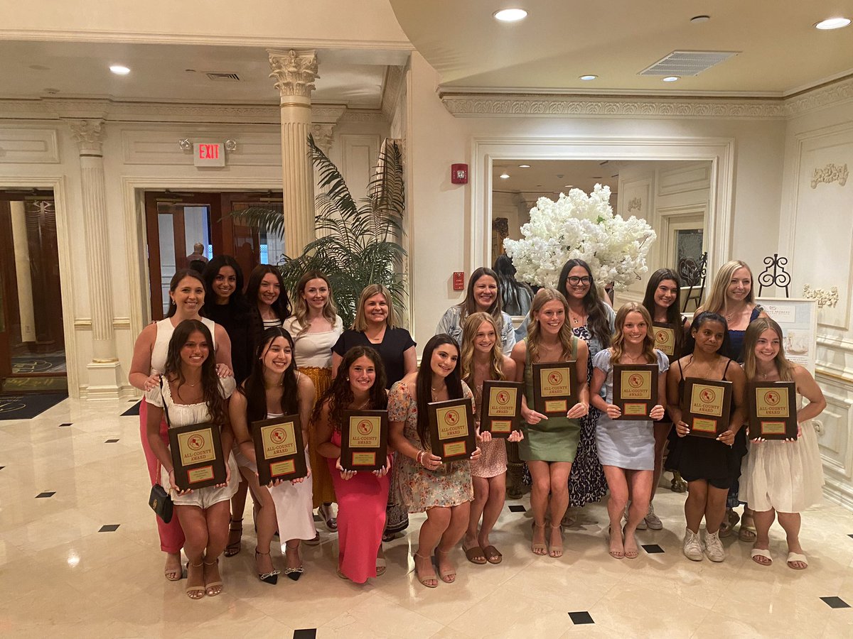 WM_Cheer's tweet image. Congratulations Hailey Geller 💛📣🖤First Team All Passaic County! First time ever that cheer was recognized at the All County level! Congrats to all athletes!