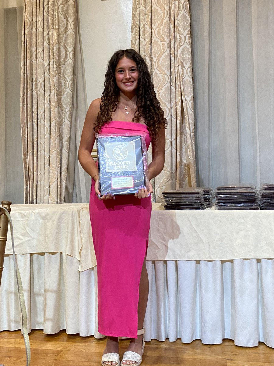 WM_Cheer's tweet image. Congratulations Hailey Geller 💛📣🖤First Team All Passaic County! First time ever that cheer was recognized at the All County level! Congrats to all athletes!