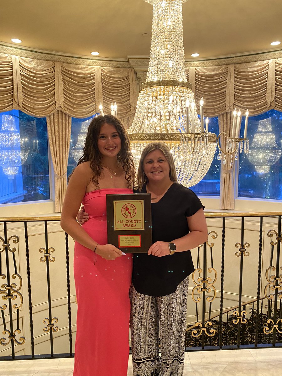 WM_Cheer's tweet image. Congratulations Hailey Geller 💛📣🖤First Team All Passaic County! First time ever that cheer was recognized at the All County level! Congrats to all athletes!