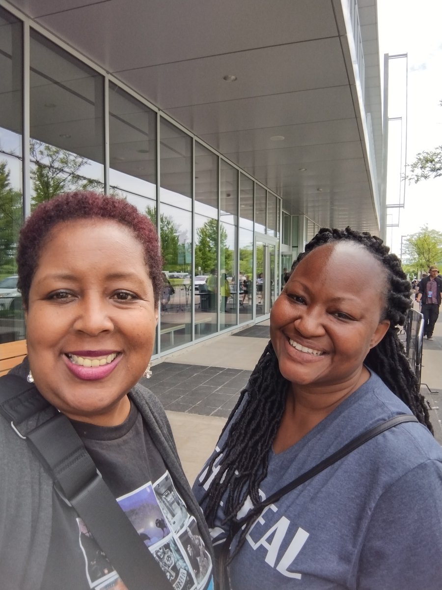Shontay_Luna's tweet photo. Two Queens on the Con Circuit! @BIGRosieBK @candacekellyto @ParrySoundLife @Cinnygirlx @janetlunney @MelyndaE #samfam #addictsinniagara #twoyearsapart #2022and2024 #twoqueens #eastcoastandmidwest https://t.co/9sQwawEzKW