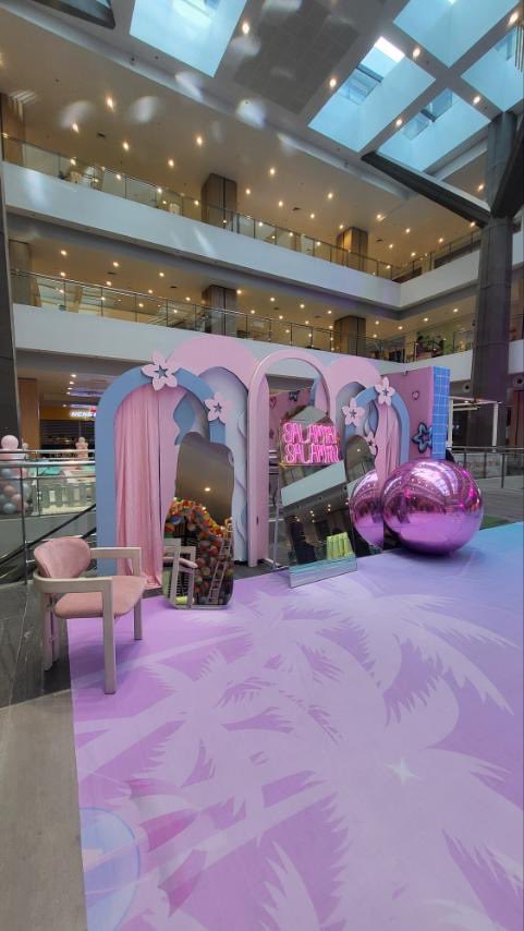 ABSCBNNews's tweet photo. LOOK: Here's a sneak peek of "BINI Land" located at level 2 of One Ayala Mall for the "Happy BINI Day" event today, June 11.  

Doors are now officially open. | via @mjfelipe 

Photos courtesy: Raymond Dizon https://t.co/Ir9vEYf2FJ