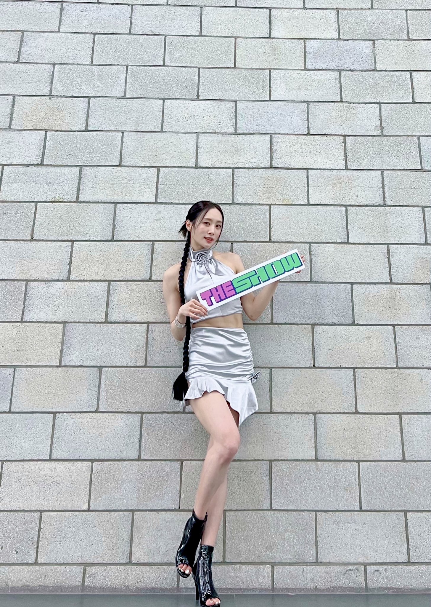 GPwhCP_bcAAAgKf?format=jpg&name=large