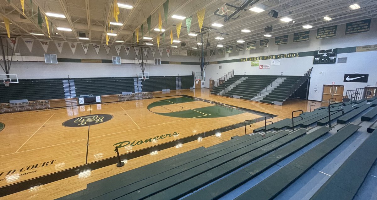Boots on the ground… set up and ready to go for tomorrow’s coaching clinic in Orlando.

Big time lineup featuring 6 Final Four head coaches ready to present to 200+ coaches at Oak Ridge High School. 

Clinic season is in full effect!