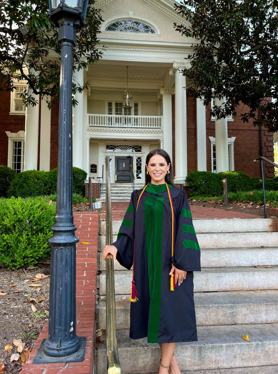 loyolasurg_dept's tweet photo. Next up on @LoyolaSurgery #internspotlight
Name:Alexandra Brady
Hometown: Block Island, RI
Medical School: University of South Carolina Greenville @USCSOMG
Aspiration: I hope to pursue a fellowship in trauma @TSACO_AAST @pppatelmd @HornorMD or transplant. #bigcuts #newparts https://t.co/CUIL31Q3u6
