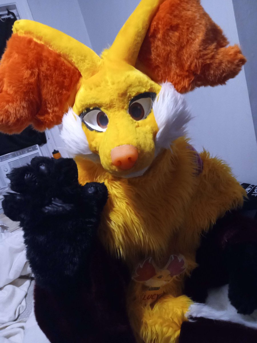 BlackenedBat's tweet image. Lucy wishes everyone a happy #delphoxday, especially her bestie @delphoxyy_ 
📸 @THEScarletMads