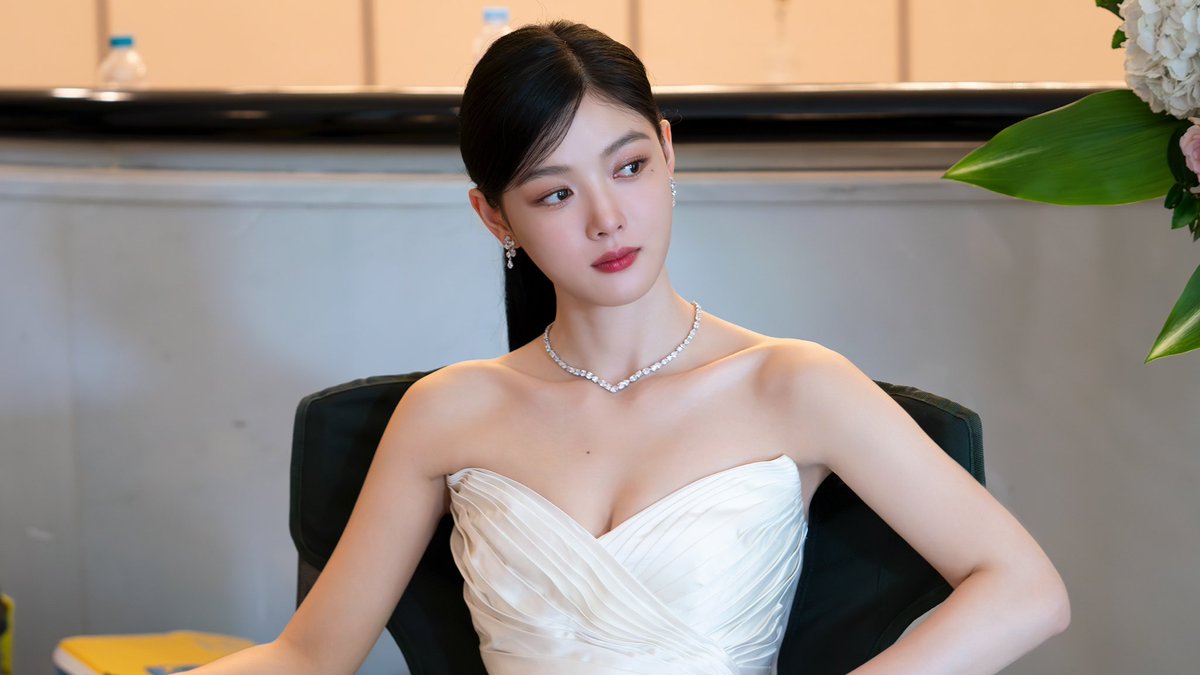Let's vote for #SongKang and #KimYooJung for the Popularity Star Award on <3rd Blue Dragon Awards> category!

👉🏻 You need to type Song Kang ( 송강 ) and Kim Yoo Jung ( 김유정 ) name on the following text fields! 

🔗: bsa.blueaward.co.kr/bbs/board.php?…