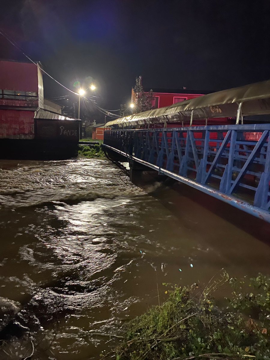 #Curanilahue A ésta hora el río Curanilahue con su cota máxima #Cat8