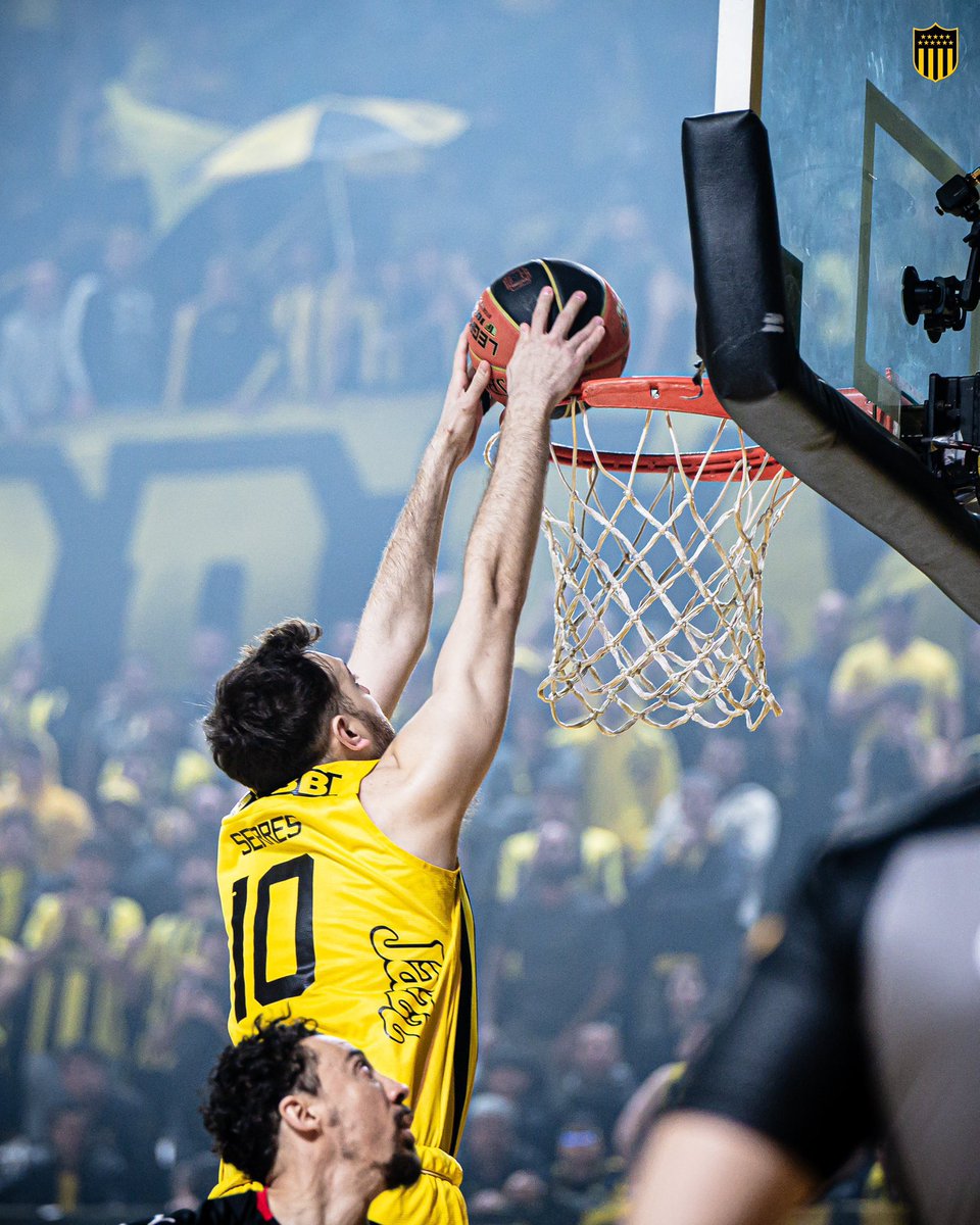 orgullocap1891's tweet photo. BASKET 🏀 | Vamo’ el manya vamo’ 

Peñarol 95-78 Aguada

📊 Números de Serres

🎯 27 puntos
⚔️ 10 rebotes
🤝 2 asistencias
⌛️ 34:30 minutos

📸 @BasketCAPuy https://t.co/mNmEc0V1wC
