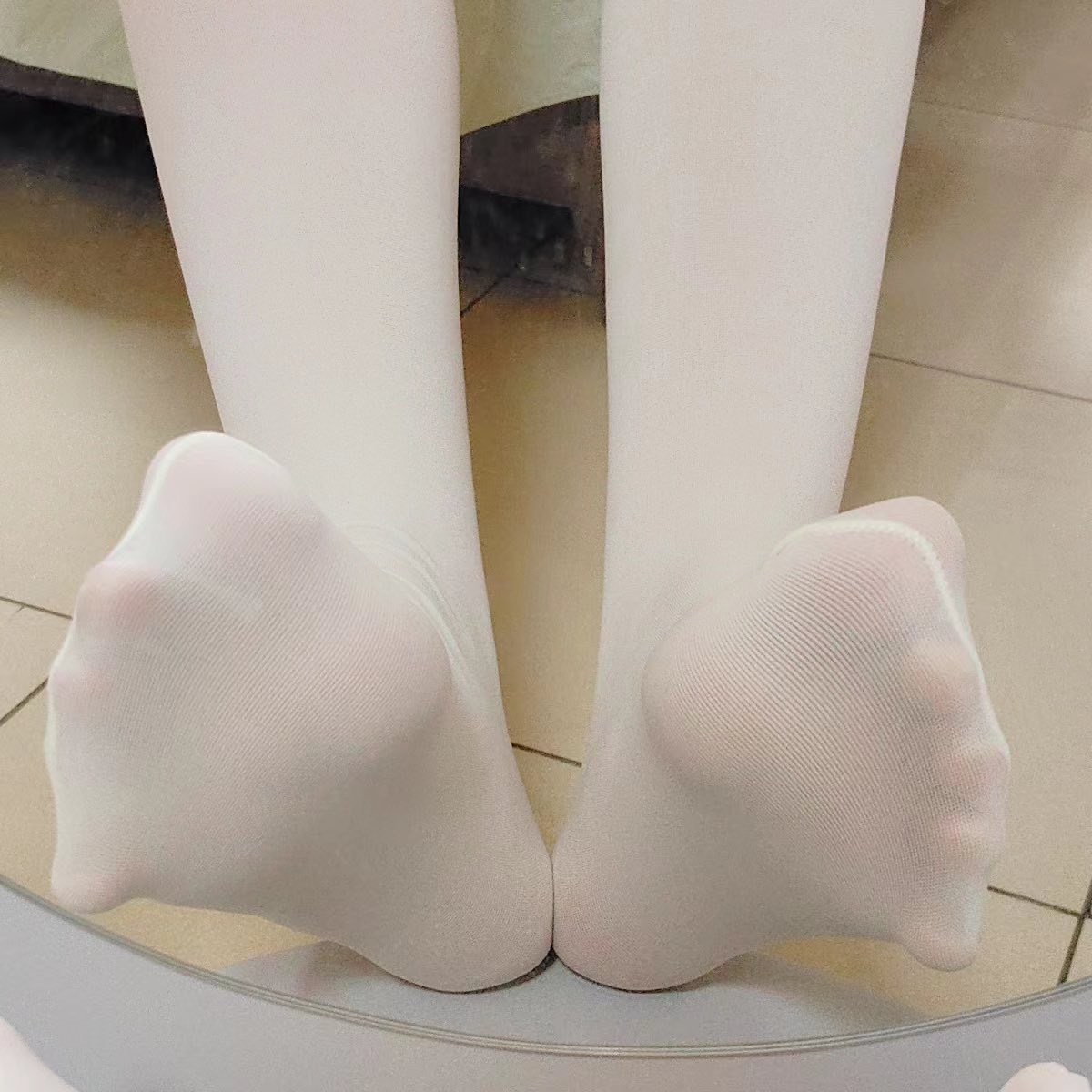 xiaolua233's tweet photo. #原味丝袜 黑丝白丝肉丝就问你留口水了没入阴丝袜就问你爽不爽 https://t.co/HC6WSIe3M4
