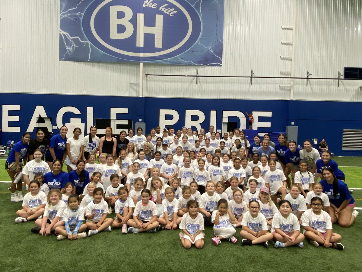 SarahCossin2028's tweet photo. Had a great time at the @bh_softball camp last week! Thank you Coaches—@BHCoachFuller @JSmitty2107 @_barkersarah!  #EFH https://t.co/8y7RXLFfUy