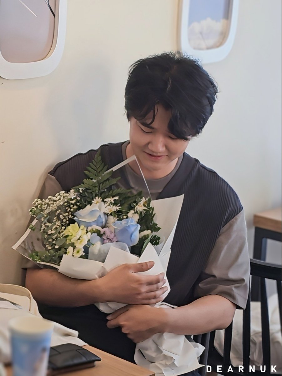 DearNUK_'s tweet photo. [Photo] 240609 김현욱 성우님 생일카페
1/6

˗ˋˏ♡ˎˊ˗ ONLY FOR HYEONUK!

#김현욱
#KIMHYEONUK
#세상_가장_행복한_날의_여행
#Most_memorable_flight
#Welcome_to_NUKAIR https://t.co/ySag8CzODm