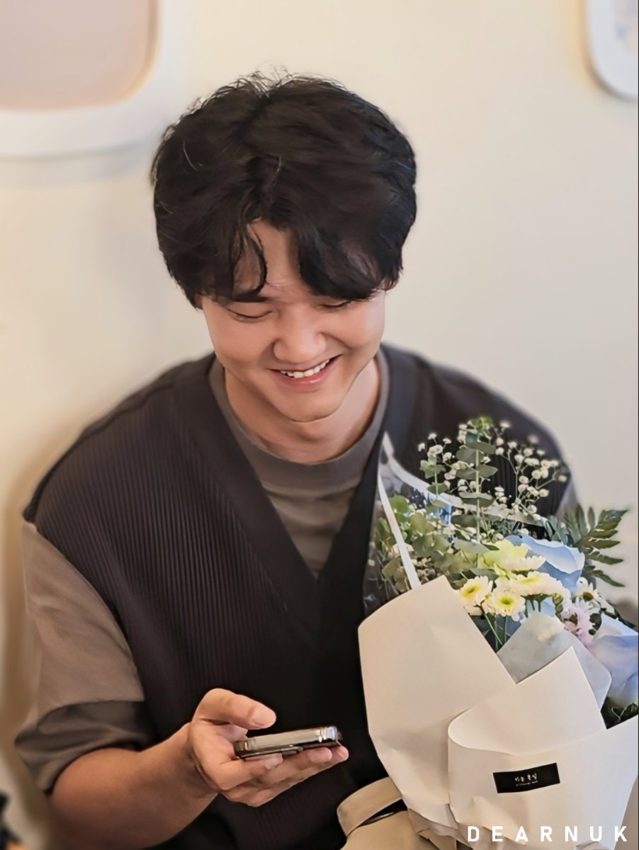 DearNUK_'s tweet photo. [Photo] 240609 김현욱 성우님 생일카페
1/6

˗ˋˏ♡ˎˊ˗ ONLY FOR HYEONUK!

#김현욱
#KIMHYEONUK
#세상_가장_행복한_날의_여행
#Most_memorable_flight
#Welcome_to_NUKAIR https://t.co/ySag8CzODm