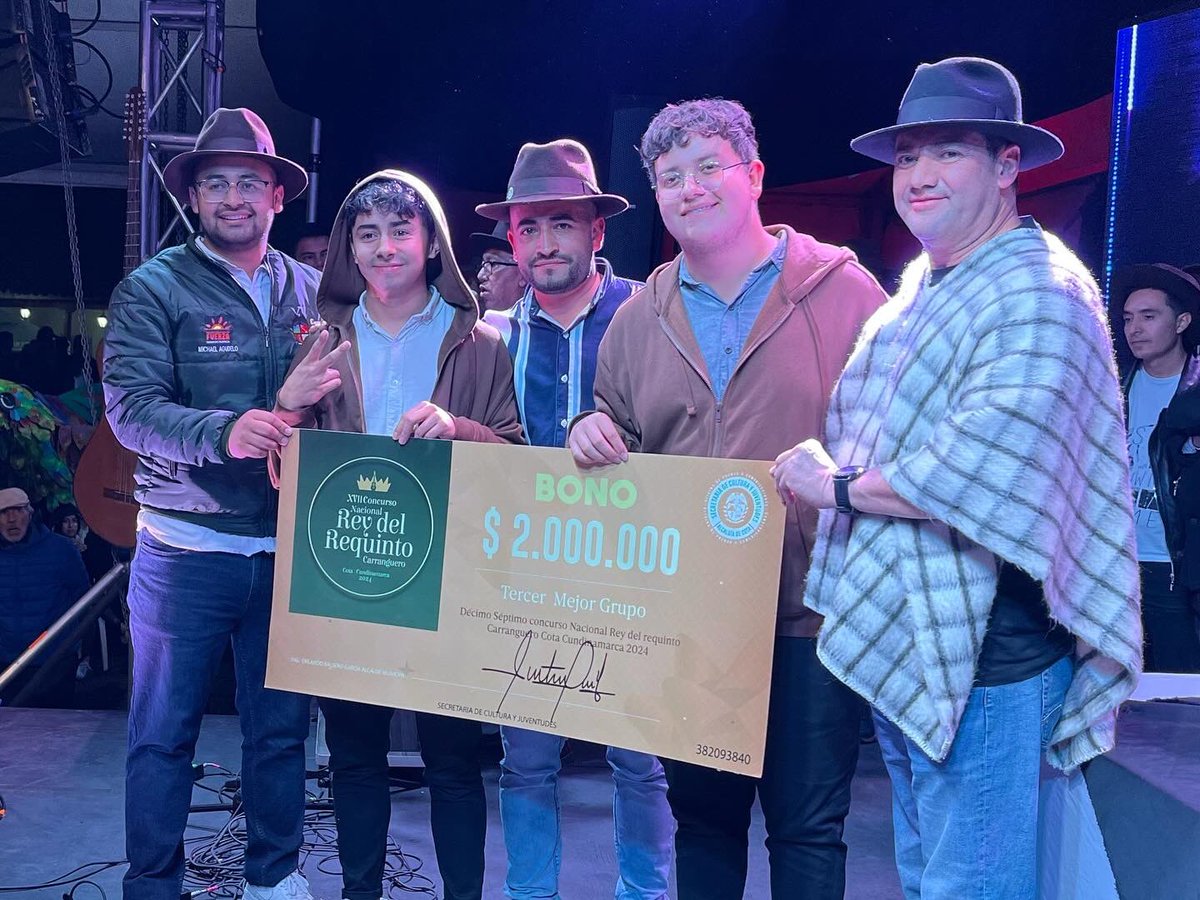 CotaConcejo's tweet photo. Acompañamos y felicitamos a Duvan Martínez, el Rey del Requinto Carranguero 2024. 👏👏. Gracias a todos las agrupaciones que se representaron y dejaron en alto la música del altiplano cundiboyacense.🥇 https://t.co/7gmYu7nEdC