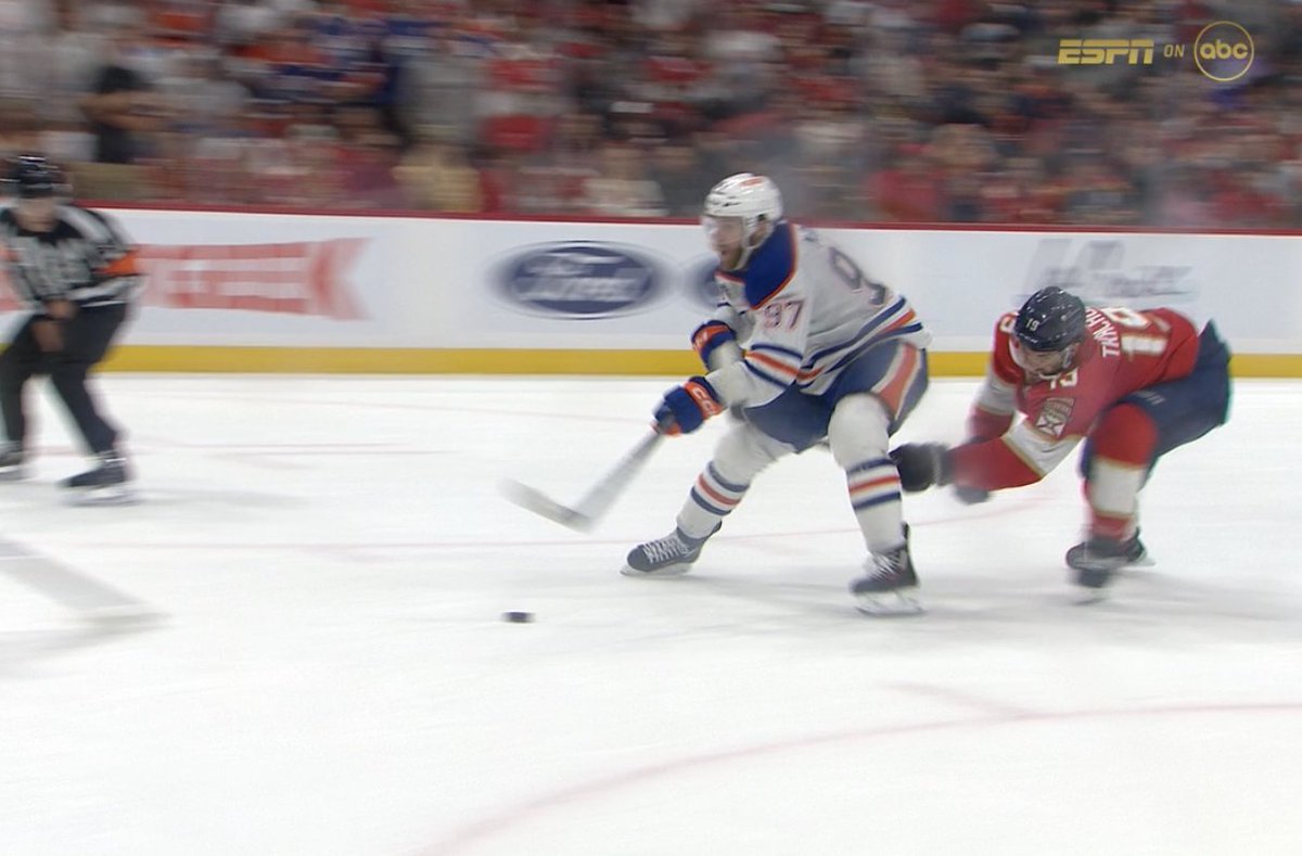 I'm not even an Oilers guy...but how in the world is this not a call on Tkachuk? #StanleyCup