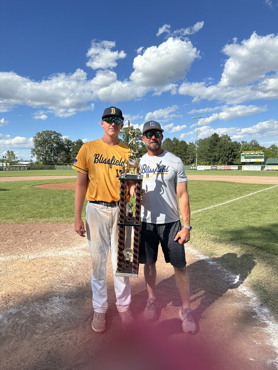 RunyonBrennan's tweet image. Great 1st tourney playing w/ Blissfield Legion this weekend. Went 5-0 winning the tournament. I was 6 for 12 w/a HR 4 RBI’s 2 bb’s and HBP. 
Great to play with such a talented group!
@BaseballPost325 
@BaseballSMCC 
@miwavebb 
@PG_Uncommitted 
@PBR_Uncommitted 
@ColdWeatherBats
