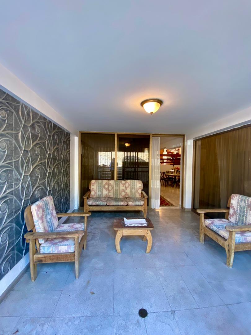 Carlit0sRealtor's tweet photo. ¡Vamos a visitarlo! 📲🔑

#caracas #casasenventa #venta #sanbenardino #casasensanbenardino #ventadecasas #ventasdecasascaracas #inmueble #bienesraices #carlitosrealtor https://t.co/pocGMixFU2