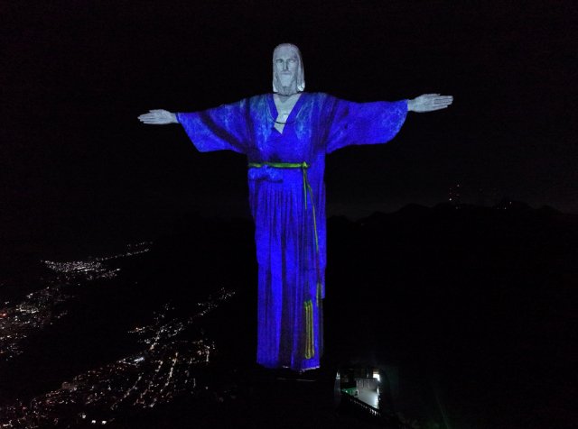 oeg_1210's tweet photo. 예? 예수상이 다른 나라의 전통의상 입은게 처음인데 그게 이장현 철릭이라고요?
https://t.co/rzF1CnlKkX https://t.co/WFoBxNBFTV