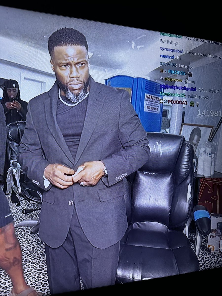 FatHoesLoveQuan's tweet image. Nigga look like douda