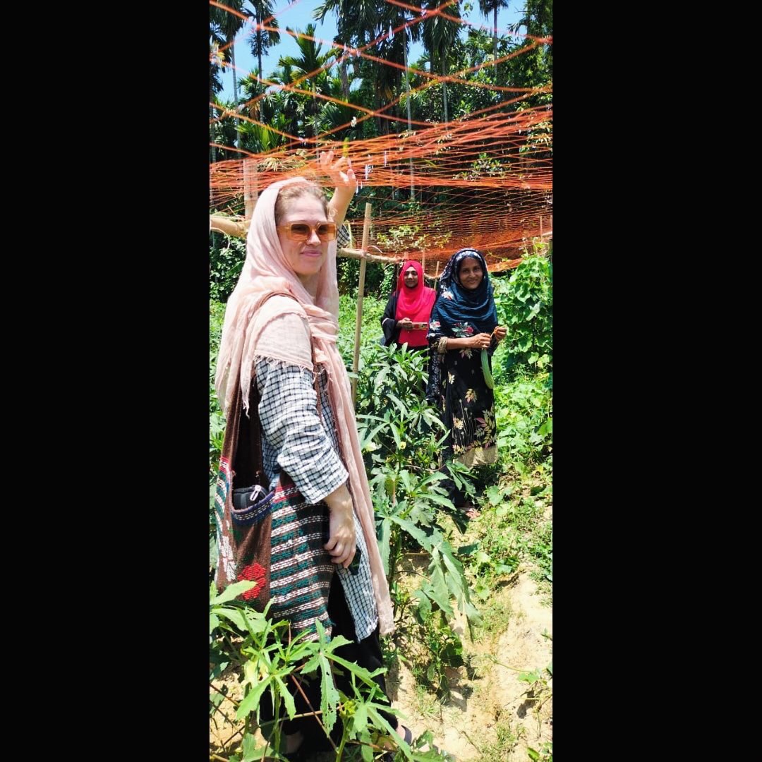 Maiya School Director Philippa visiting the Host Community Livelihoods Project in Ukhiya 🌽🧄🍠