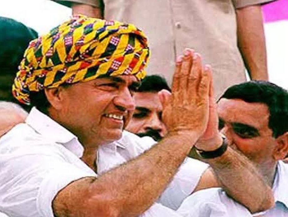 Dheersdhabhai's tweet photo. निर्भीक और बेबाक व्यक्तित्व चाहे बात किसान की हो चाहे देश के विकास या सही मुद्दों की हो  अपनी भाषा और व्यवहार से जनमानस में एक विशेष स्थान बनाने वालों आदरणीय स्वर्गीय राजेश जी पायलट की पुण्यतिथि पर कोटि-कोटि नमन 
#rajeshpilot 
#राजेशपायलट 
@SachinPilot https://t.co/hcUORjb7uD