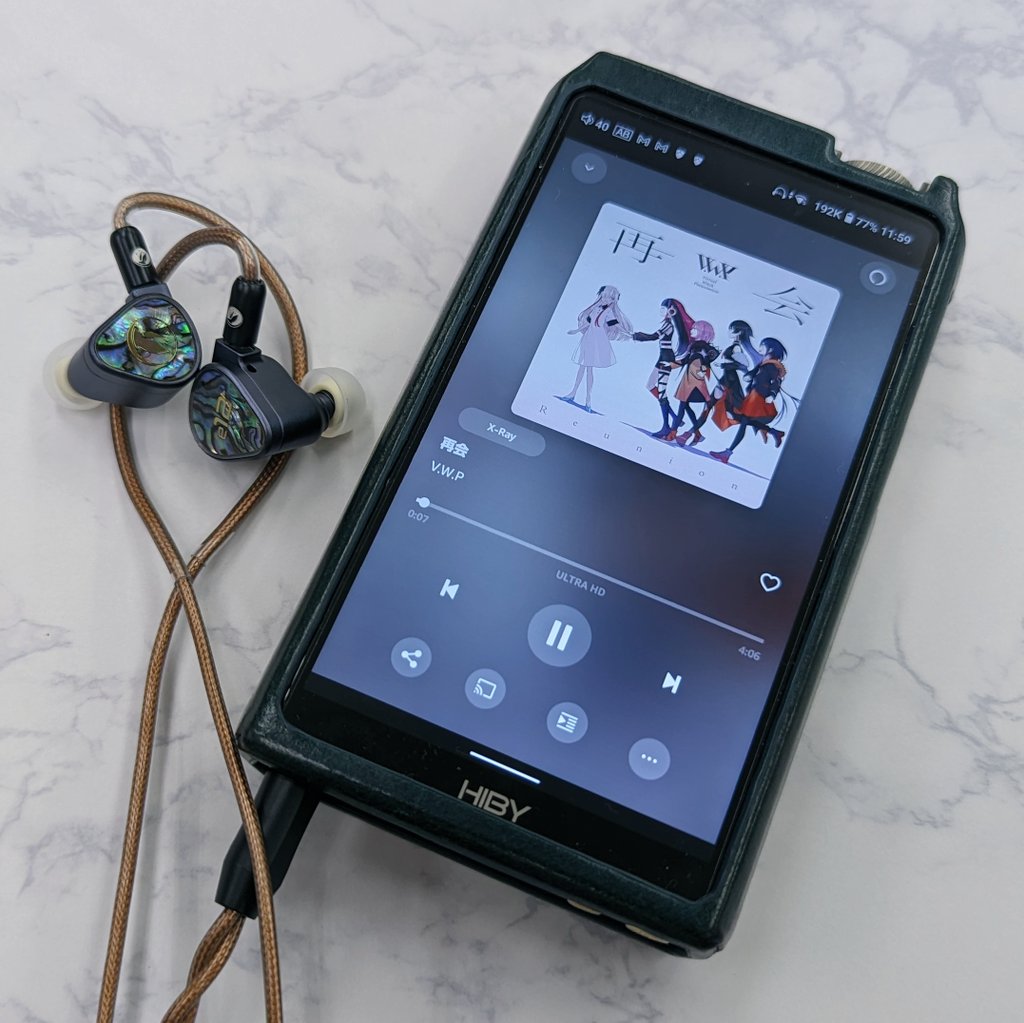 eear_shibachan's tweet photo. 【#eイヤ大阪日本橋本店】
『#FiR_Audio Electron e12』
うつくしい…
それでいて、明瞭でしっかりとした重みのあるサウンドが癖になります!
久しぶりのFiR Audioなので、
とりあえずこの曲が聴きたくなった https://t.co/z8kkny0xEQ
