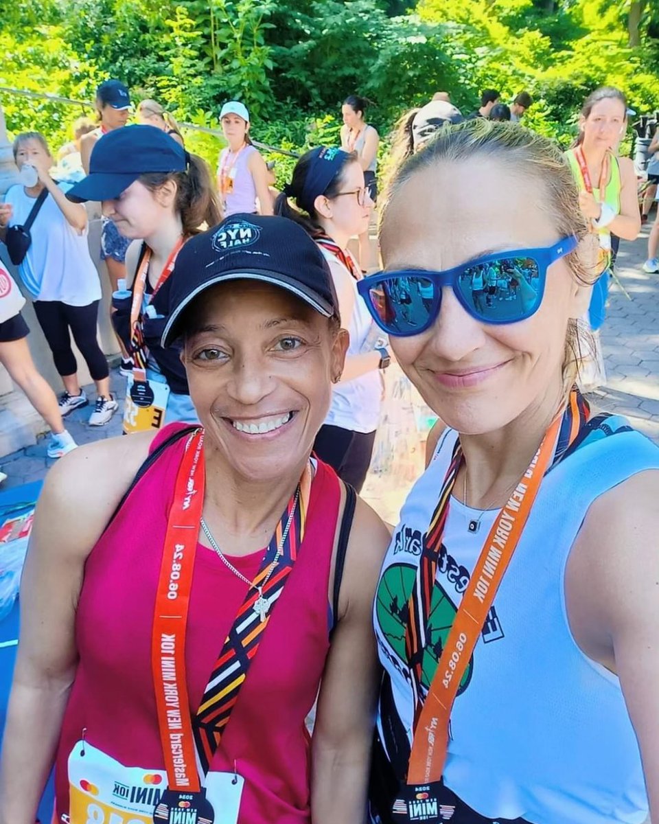 FPRUNNERS's tweet photo. #medalmonday.  Congrats on the mini 10k. https://t.co/fN5S1mwx7c