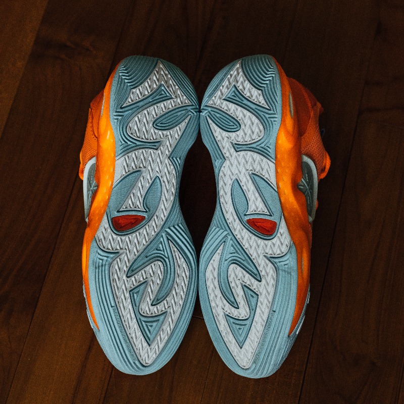 Wayofwade_com's tweet photo. Full-length BOOM Supercritical Foam Midsole |  More Colorways Is On Sale