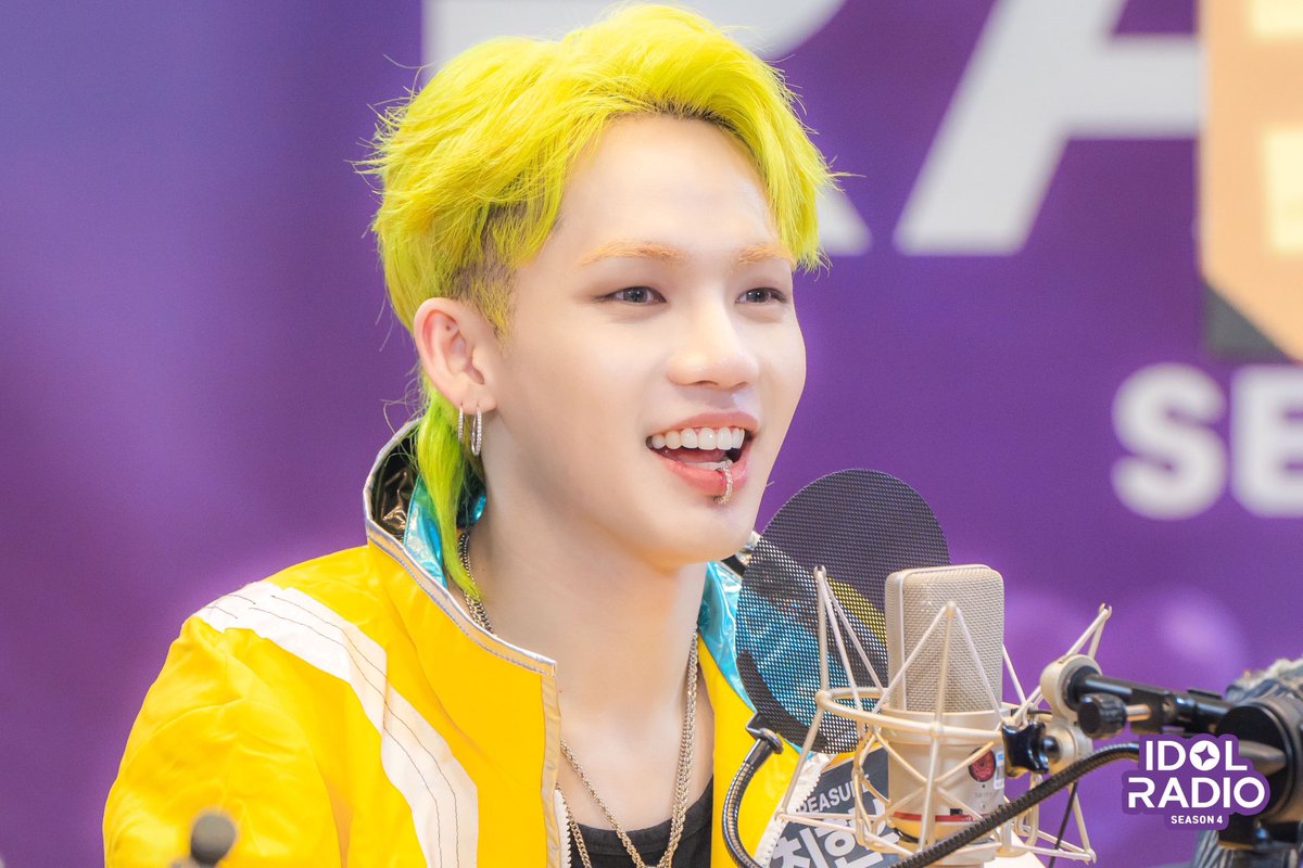 idolradiokorea's tweet photo. [#아이돌라디오4 앨범 240610]

📸EP#32 [속보] 아돌라에 🦍킹콩🦍 출몰🚨

초록 킹콩 #최현석
훈자 킹콩 #지훈

@ygtreasuremaker @treasuremembers

#MBC #IDOLRADIO #아이돌라디오 #아돌라 #트레저 #TREASURE https://t.co/DKUIZEnDPV