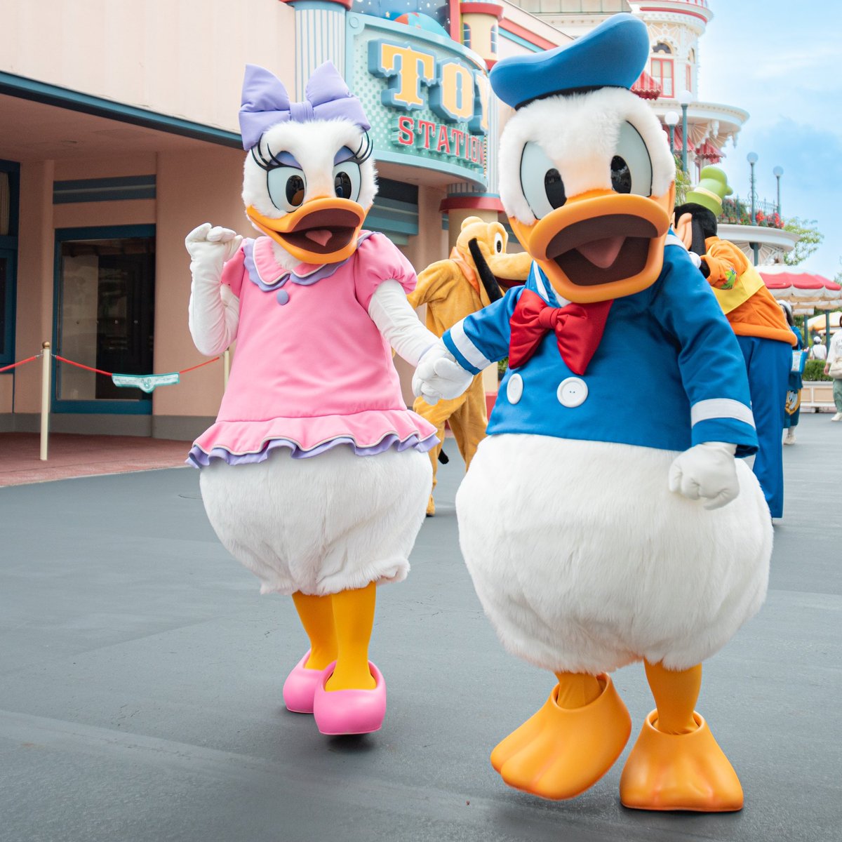 【スクープ❗】
ネツアイ発覚❗
極秘デートの瞬間を捉えました❗
#週刊誌っぽい事をやってみる