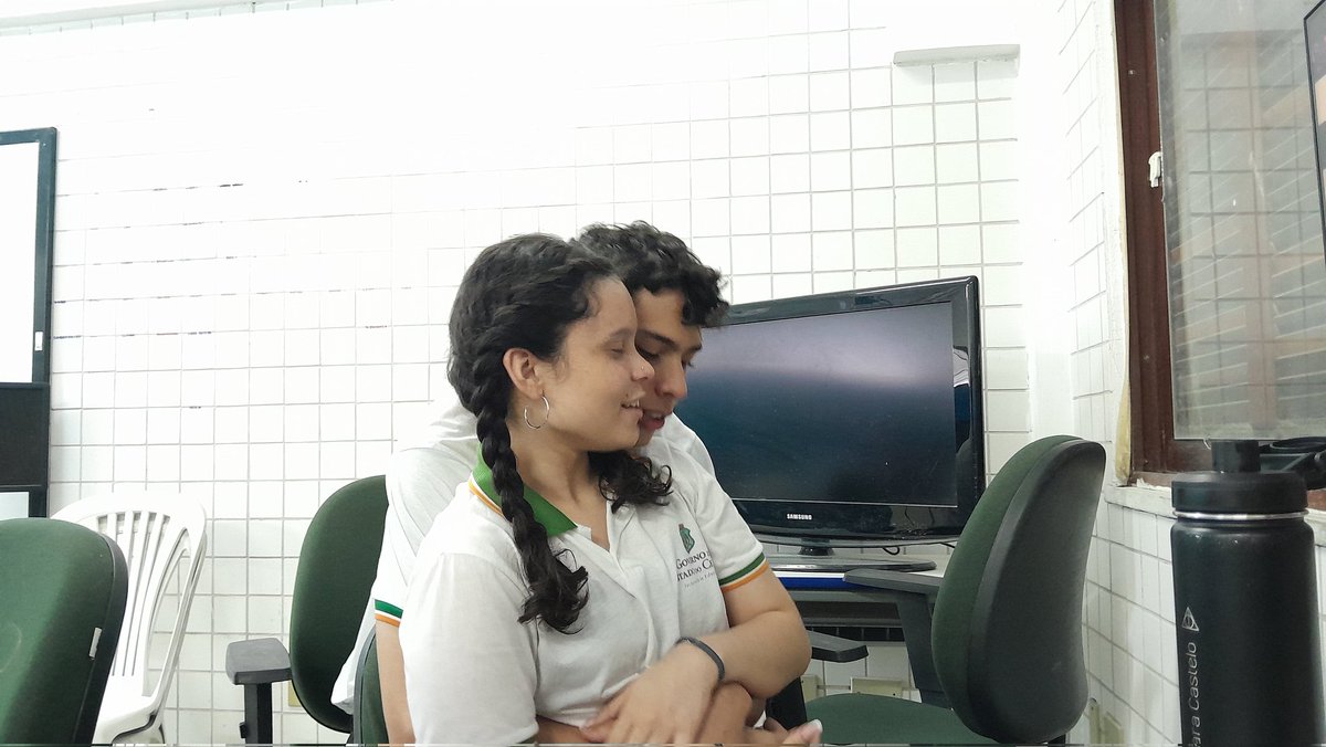 tododiacaskel's tweet photo. • #dia60 (!) hoje o casal caskel provou que não sabem nada um do outro e conseguiram errar quase todas as perguntas que nós (adm's ) fizemos a eles ( sobre o outro ) é assim que eles vão namorar? 🤨 https://t.co/0DPURbfyMp