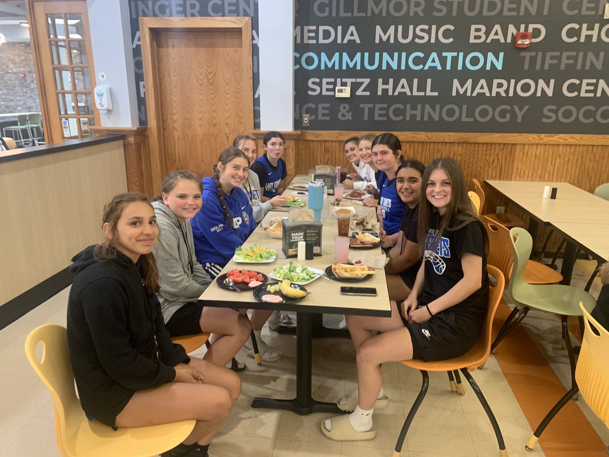 ladycometshoop's tweet photo. Day 1 of Tiffin U team camp. Ended up 1-2โฆ. Lost by 4, won by 2 in overtime, lost by 12. Not bad since this was the 1st chance we had all 10 of them together. GREAT group of girls! Some kinks to work out- but a good start. Great opportunity to keep improving๐
#teamworkfamily https://t.co/B2XJacoSK8