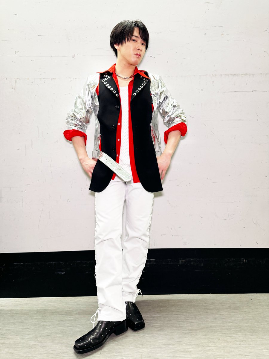 ◤Backstage Photo #宮舘涼太 ◢ 「衣装じゃないと着られないような