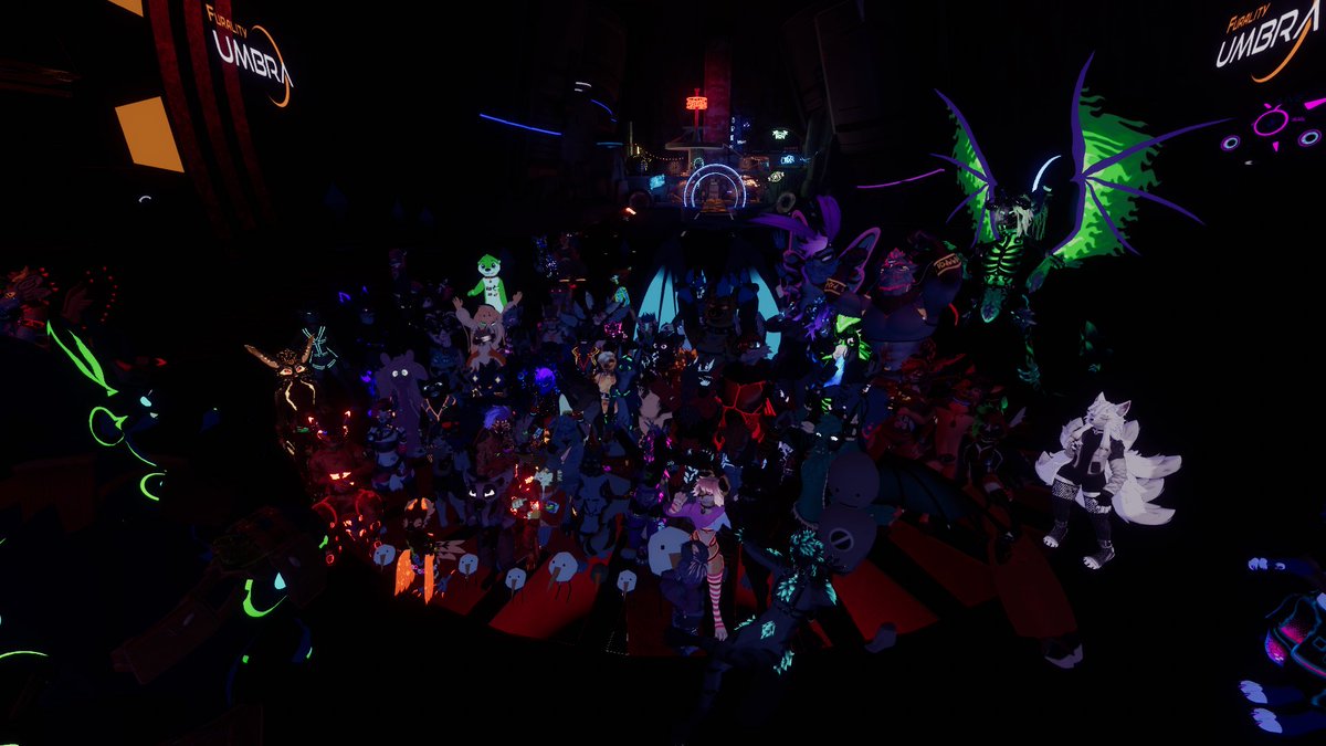 My first AND LAST 100+ people picture... thanks #furality