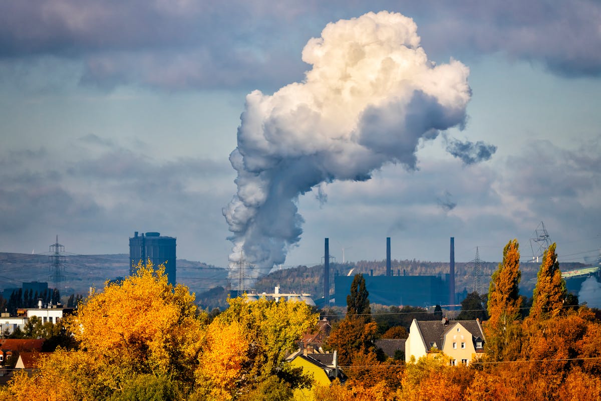 Sante_Magazine's tweet photo. Santé Magazine Actu👇Selon une étude, voici le nombre alarmant de morts prématurés liés à la pollution de l'air depuis 1980 https://t.co/kvtStHBKs8 https://t.co/q31En0kk8K