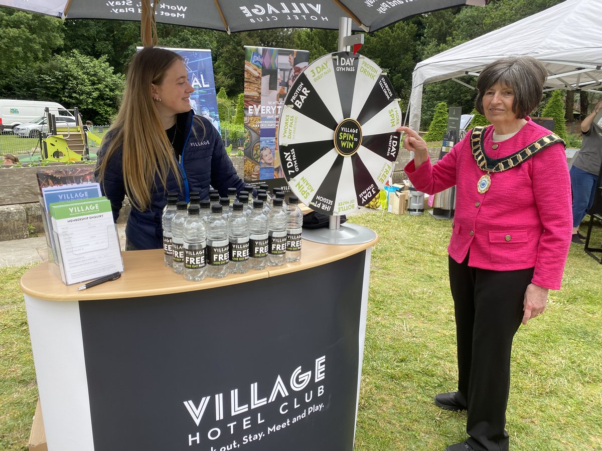 Bracknell Town Mayor tweet media