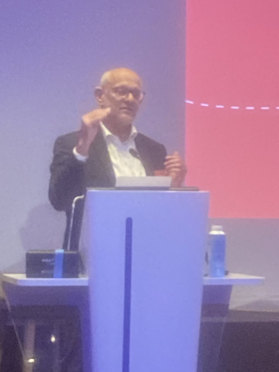 « 73% des usagers sont dissuadés d’utiliser les tc si l’information voyageurs est occasionnellement erronée y compris en cas de perturbation » sylvain picarrd dg delegue <a href="/transdevFR/">Transdev France</a>  à la journée innovation <a href="/CitywayMobilite/">Cityway</a>  
Défi information 100% fiable!