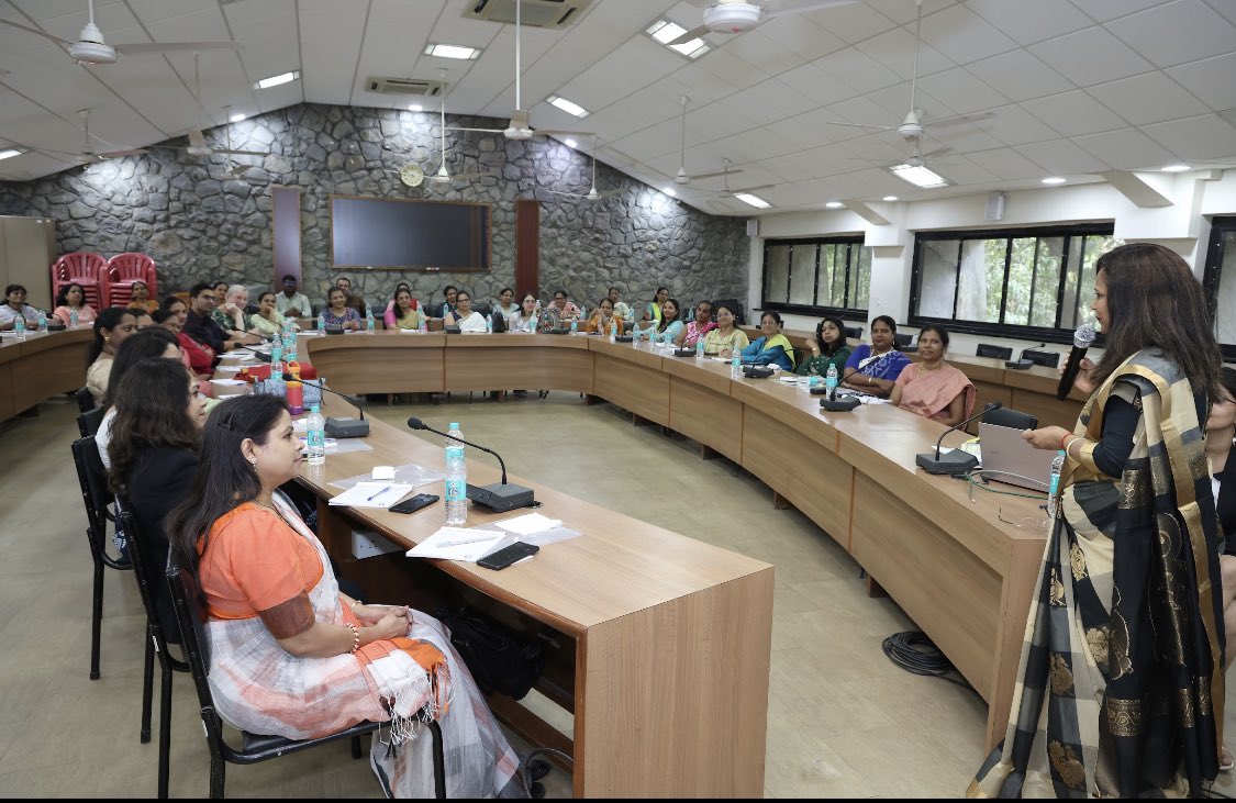 SwatiGem's tweet image. Our first session  for MDP on Nursing Leadership was on #Managing #emotions and thoughts for #SelfLeadership by Dr. Swati Santosh Rane was a vital step towards nursing excellence in management of emotions.@ICNurses @TNAINationalHq @tnaimaha @ilo @WHOSEARO @TISSpeak @MumbaiJsa