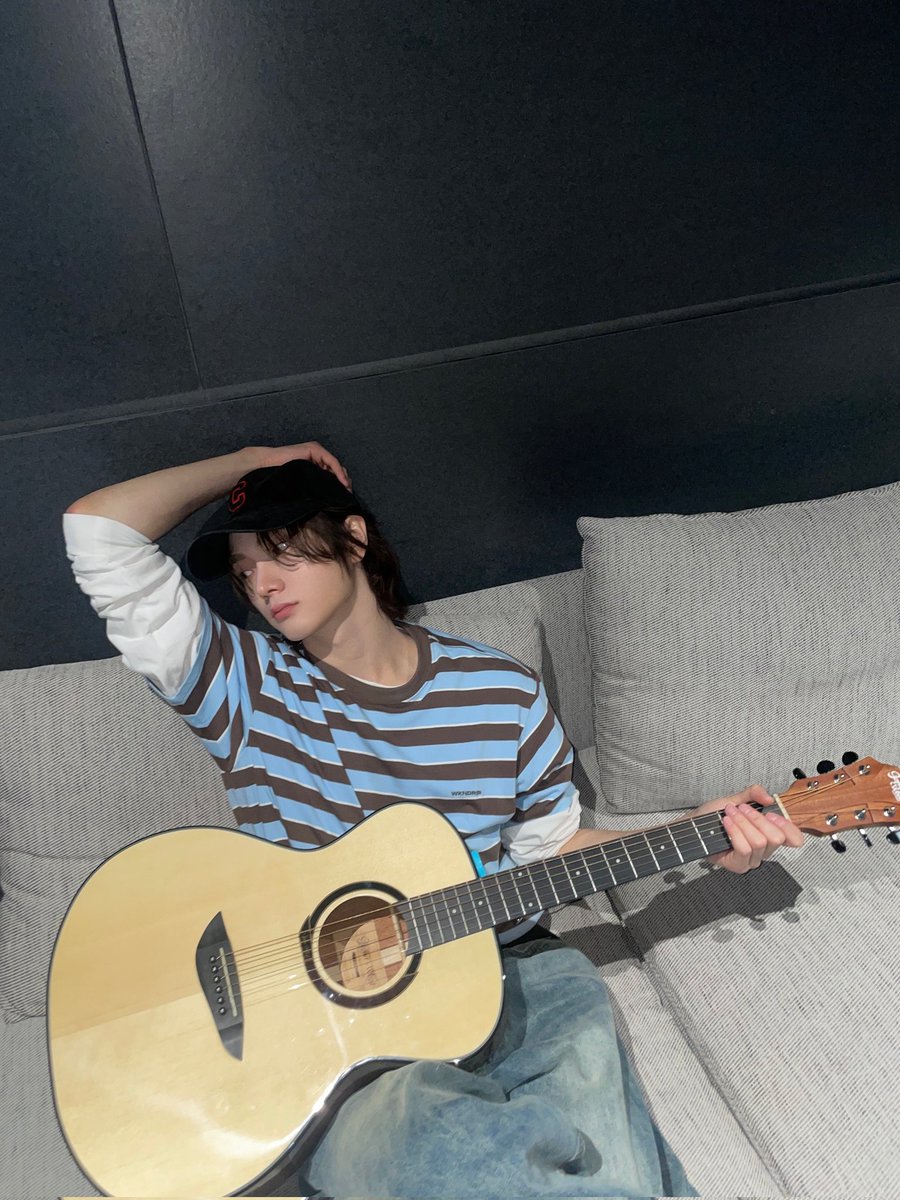 BOYNEXTDOOR_twt's tweet image. Give me the bass line🎸

#BOYNEXTDOOR #SUNGHO #보이넥스트도어 #성호