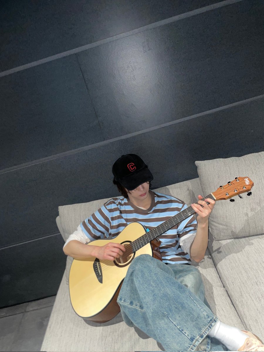 BOYNEXTDOOR_twt's tweet image. Give me the bass line🎸

#BOYNEXTDOOR #SUNGHO #보이넥스트도어 #성호
