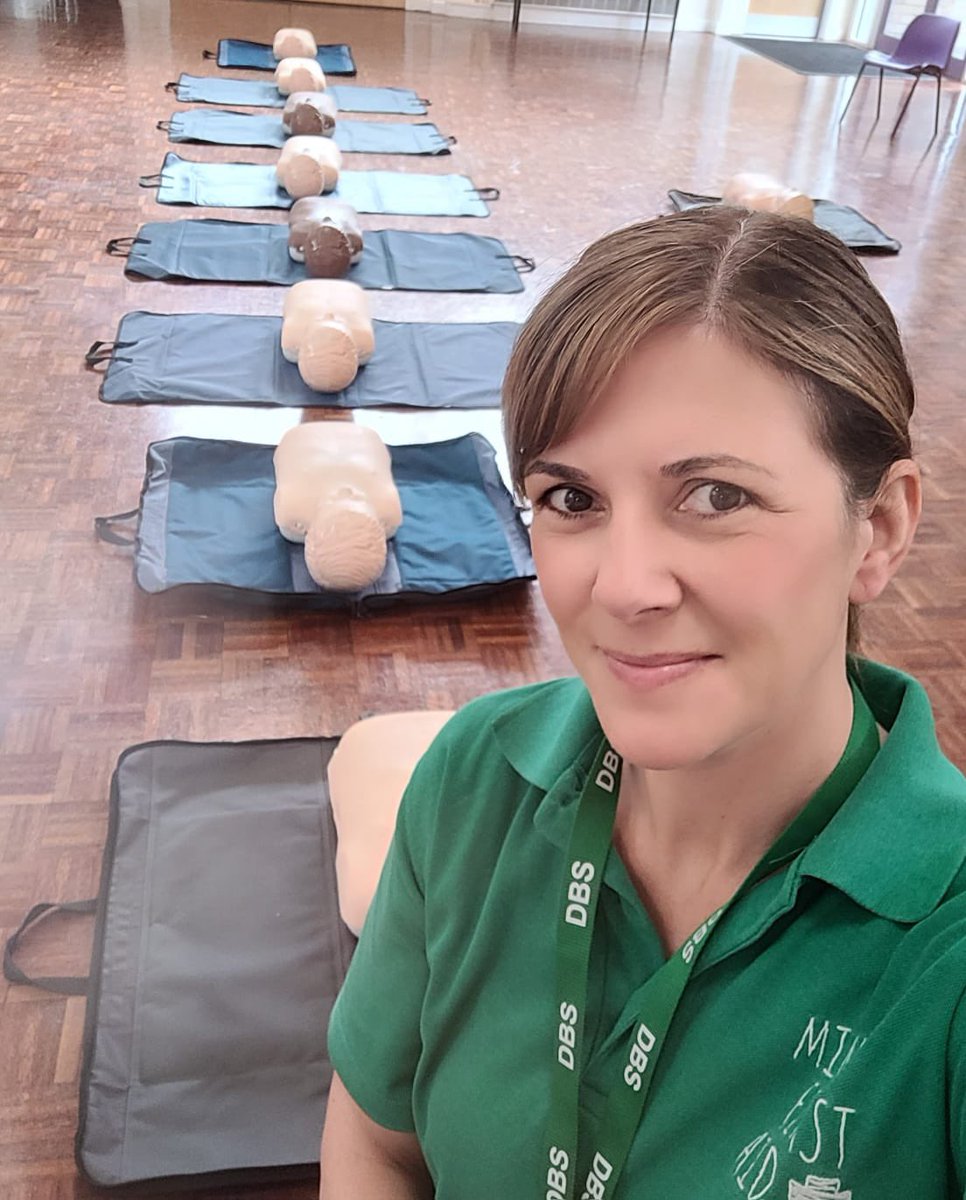 mfa_birmingham's tweet photo. Kate is ready and raring to go @StAlbans_Sch teaching our award winning first aid classes. #firstaidforschools I guarantee the children will have a fantastic day with Kate! https://t.co/6clYqtwzE8