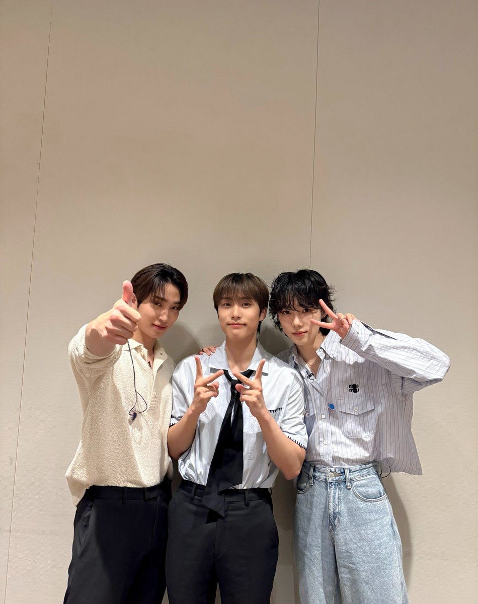 [📸] 더보이즈 상연&amp;제이콥&amp;뉴의 감미로운 리무진 서비스🎶 마음을 따뜻하게 만들어 주는 달달한 목소리 듣고 가세요🍃

🎤 youtu.be/oPXNqPG6p2c

#THEBOYZ #더보이즈
#SANGYEON #상연 #JACOB #제이콥 #NEW #뉴