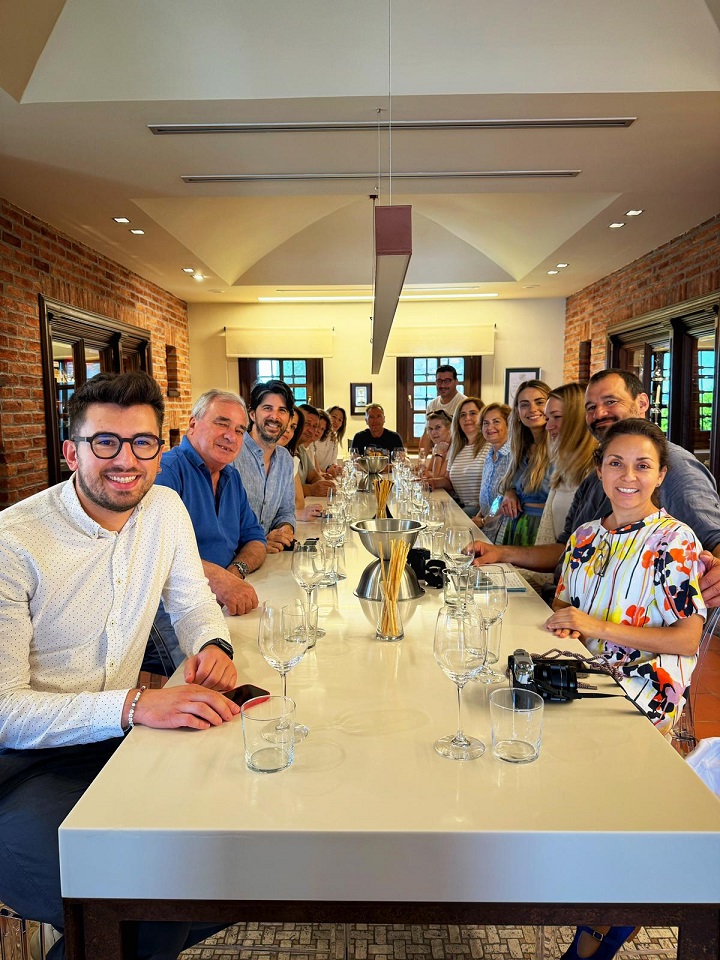 The 3d (last) day, we enjoyed the #fieldvisit at
<a href="/ktimagerovass/">Ktima Gerovassiliou</a> &amp; the #winetasting with three quality wines. Gerovassileiou Winery is the one that is offering the #bottling and #vinification for #Thessaloniki's #urbanwine "Gorgona" from 2015 and we are so grateful. #EUFoodCities