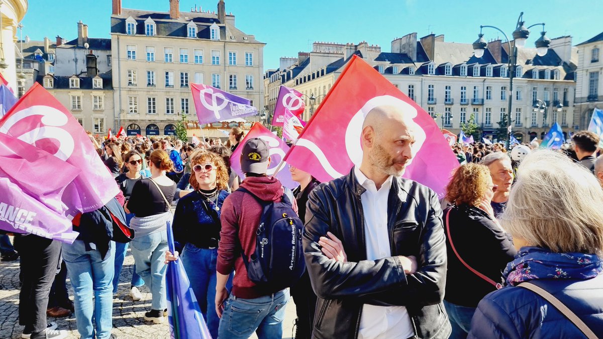 Plus de 2500 personnes : 
Nous étions toutes et tous rassemblée hier à #Rennes pour faire un #NouveauFrontPopulaire ✊️ 
Ne laissons pas Macron donner les clefs du pouvoir à l'extrême-droite ! 
#legilégislatives2024
