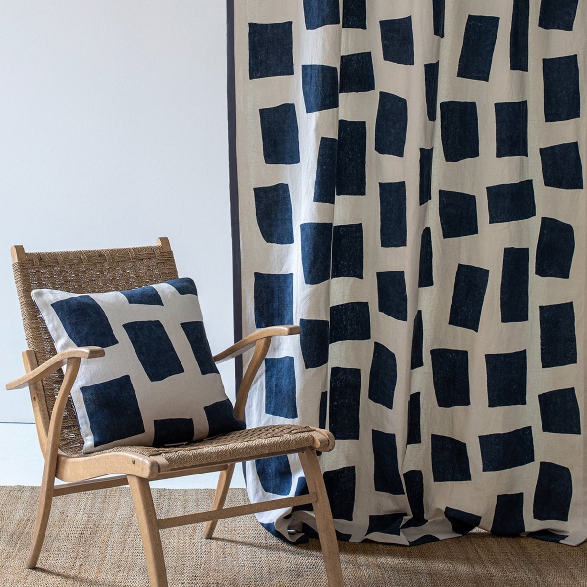 Curtaincraft's tweet photo. The Faraway collection of prints and embroideries from GP & J Baker is sophisticated with each design displaying a hand-crafted quality. 'Zanzibar' is a striking geometric design with a hand block printed feel.
#luxuryinteriors #luxuryliving #organictextures #quietluxury #home https://t.co/D857jSjKK5