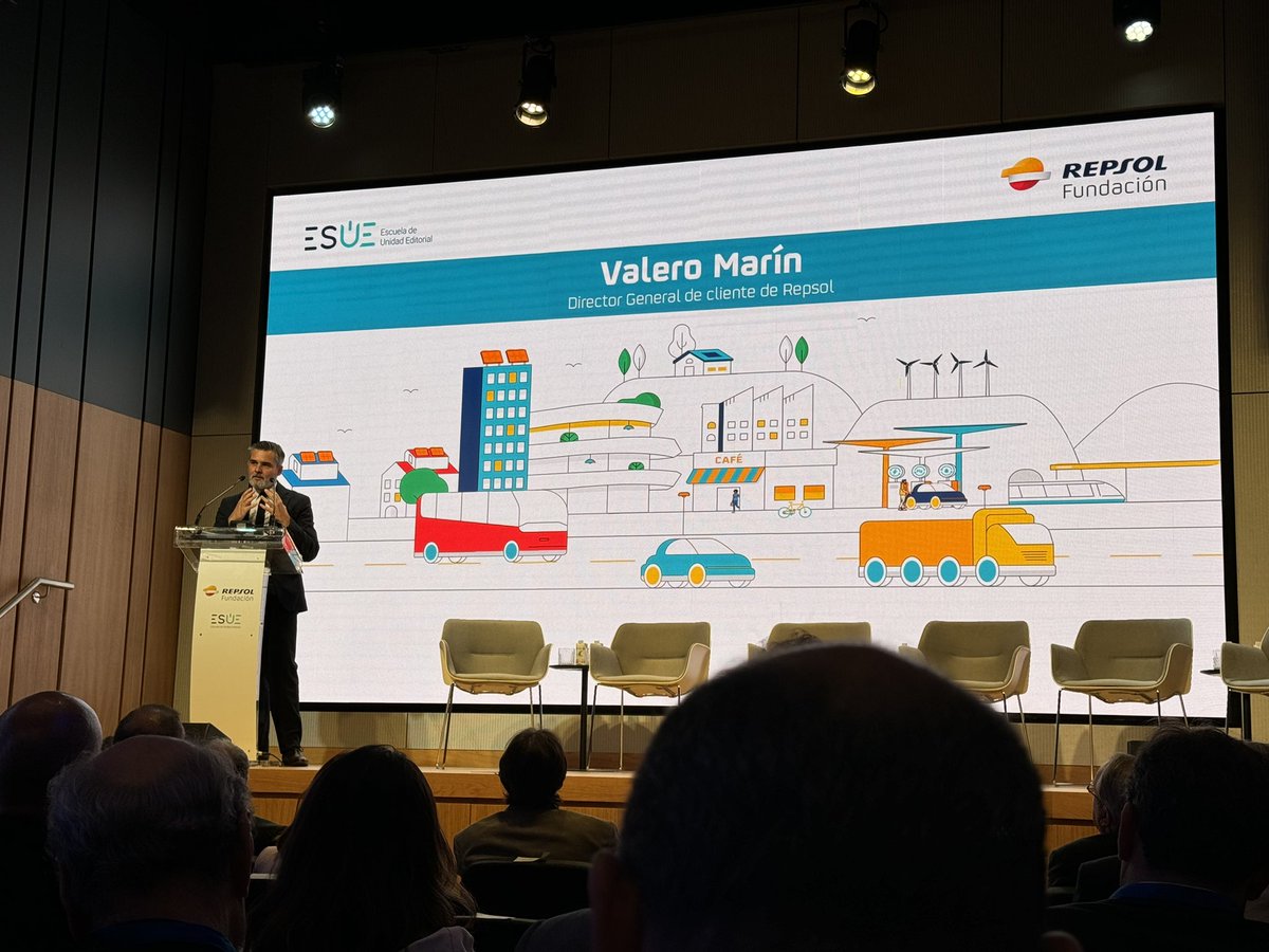EscuelaUE's tweet photo. Arrancamos el evento ‘Las claves de la movilidad sostenible’ organizado por la @FundacionRepsol y la Escuela https://t.co/N7WzWKQ7ze