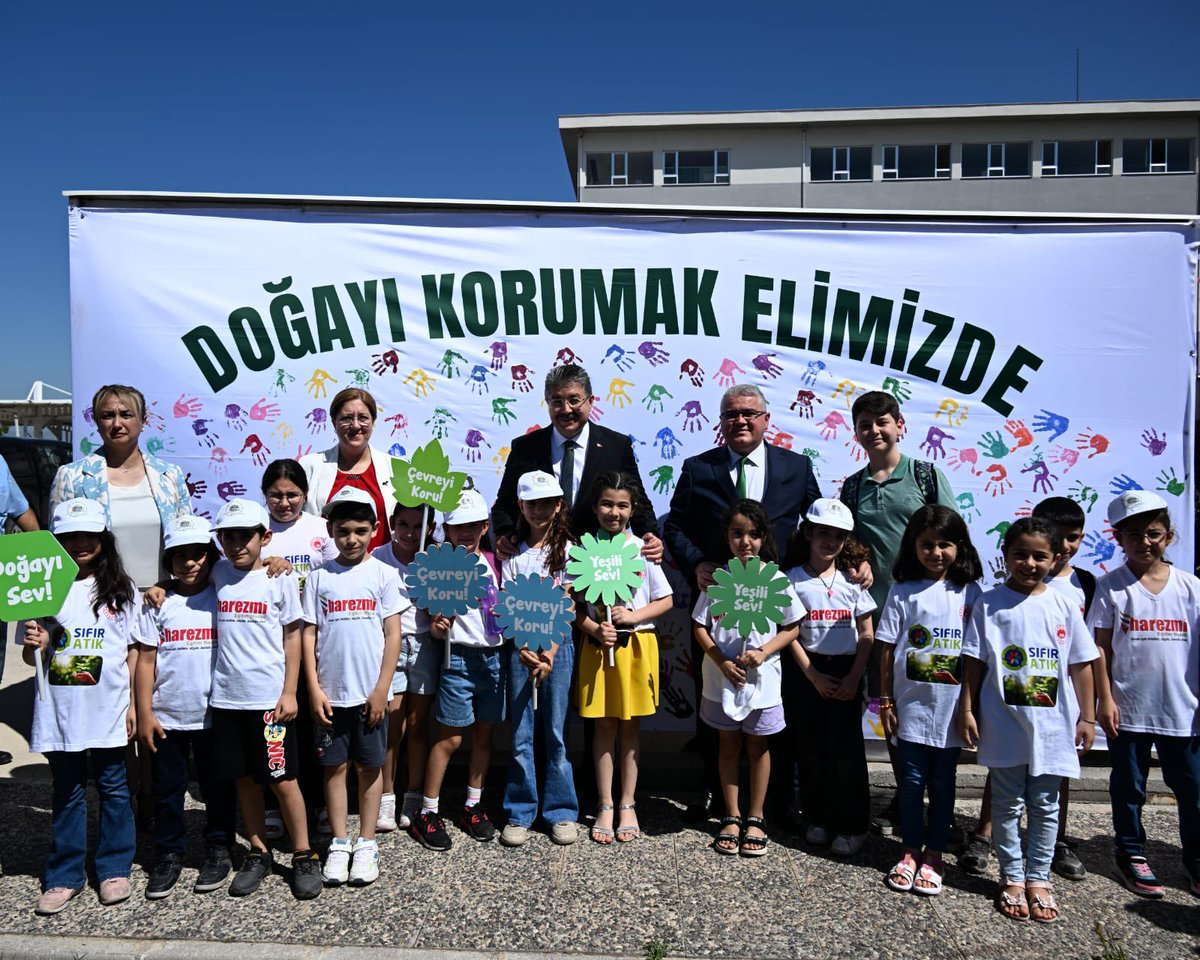 Valimiz Dr. Erdinç Yılmaz, Çevre, Şehircilik ve İklim Değişikliği İl Müdürlüğü'nce düzenlenen “Doğayı Korumak Elimizde” temalı programa katıldı. Doğanın korunmasının çok kıymetli olduğunu ifade eden Vali Yılmaz, Çevre Haftasını kutladı.
<a href="/DrErdincYILMAZ1/">Dr. Erdinç YILMAZ🇹🇷</a>