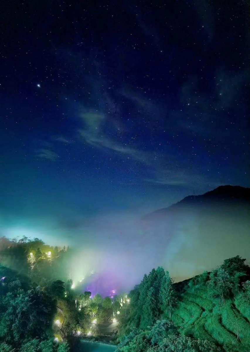 HolaFujian's tweet photo. 🤩 🥰 In recent days, in the night sky over Gaofeng valley in Pinghe county, Fujian province, the serene valley appears mysterious and romantic, with the starry sky above sparkling and vast. How long has it been since you last looked up at the starry sky?🌟😜 #Pinghe #StarrySky #BeautifulFujian @xuejianosaka @zhang_heqing @libelula_group @Amazing_Yunnan
@cultureCHN @AmbCina @ChinaEmbInNZ
