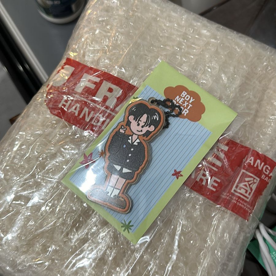 Packing my first order 📦🥹💖