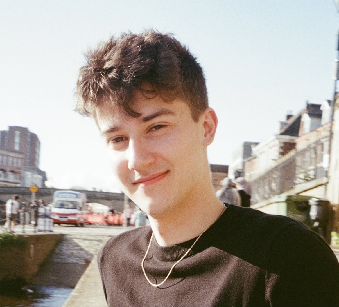 DKMS_uk's tweet photo. 🔁 PLEASE SHARE! 🔁

24-year-old Ben from St Albans' world was shattered by a #bloodcancer diagnosis. Now Ben URGENTLY needs to find a matching stem cell donor to give him a chance at survival.

Share this post and register at https://t.co/8dqJIGOefF to give hope to Ben. 🙏 https://t.co/oRTUMn049K