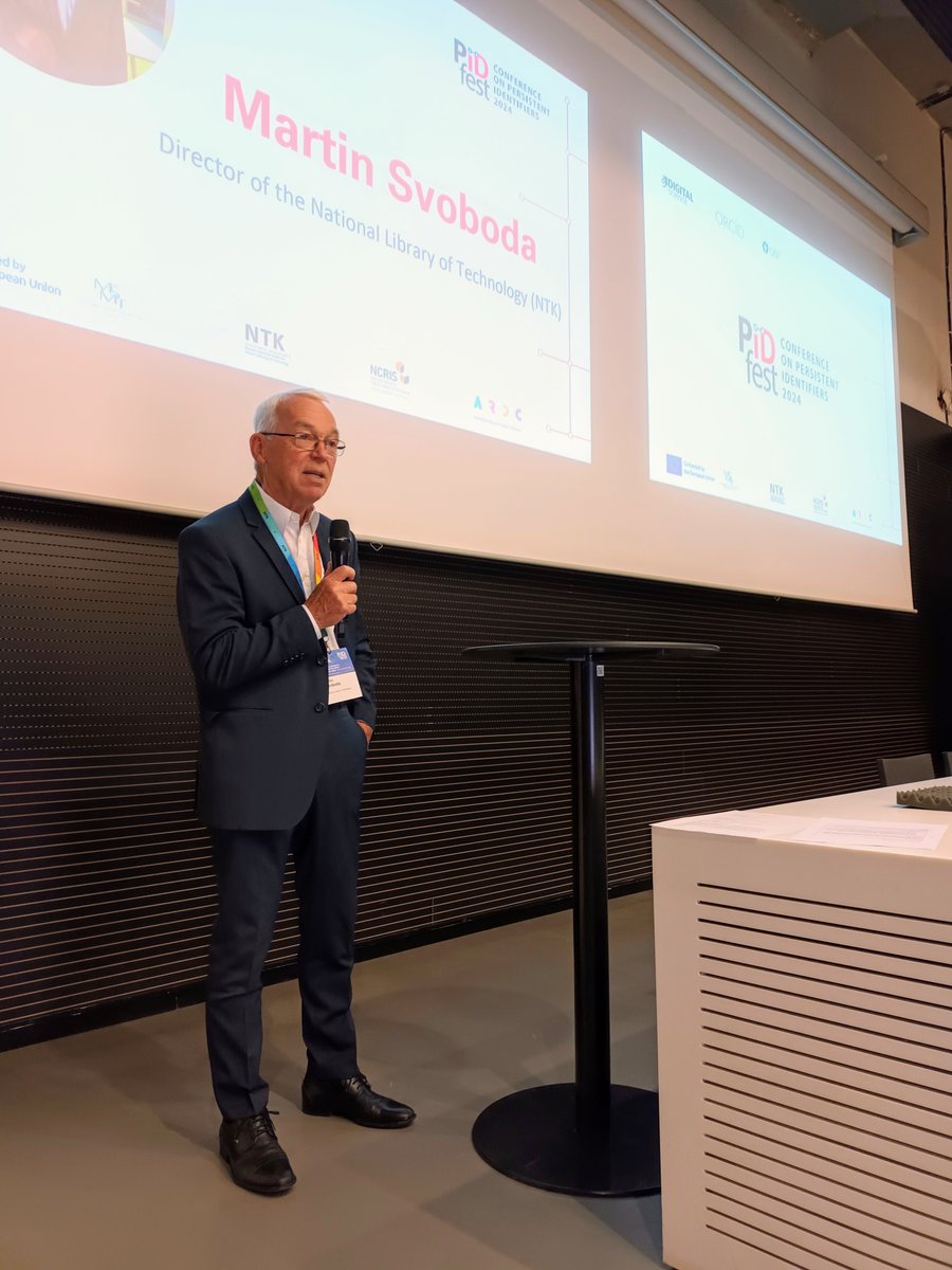 ntkcz's tweet image. And we’re off! #PIDfest, the 3-day meeting on all things #PIDs, officially begins with a warm welcome to roughly 283 attendees (in Prague and online). 1. keynote Panel from @CarolineFinch @JoyOwango @sjcporter&amp;amp;Zefan Zheng (@MPI_ae) shares perspectives on #PIDs from around the 🌍